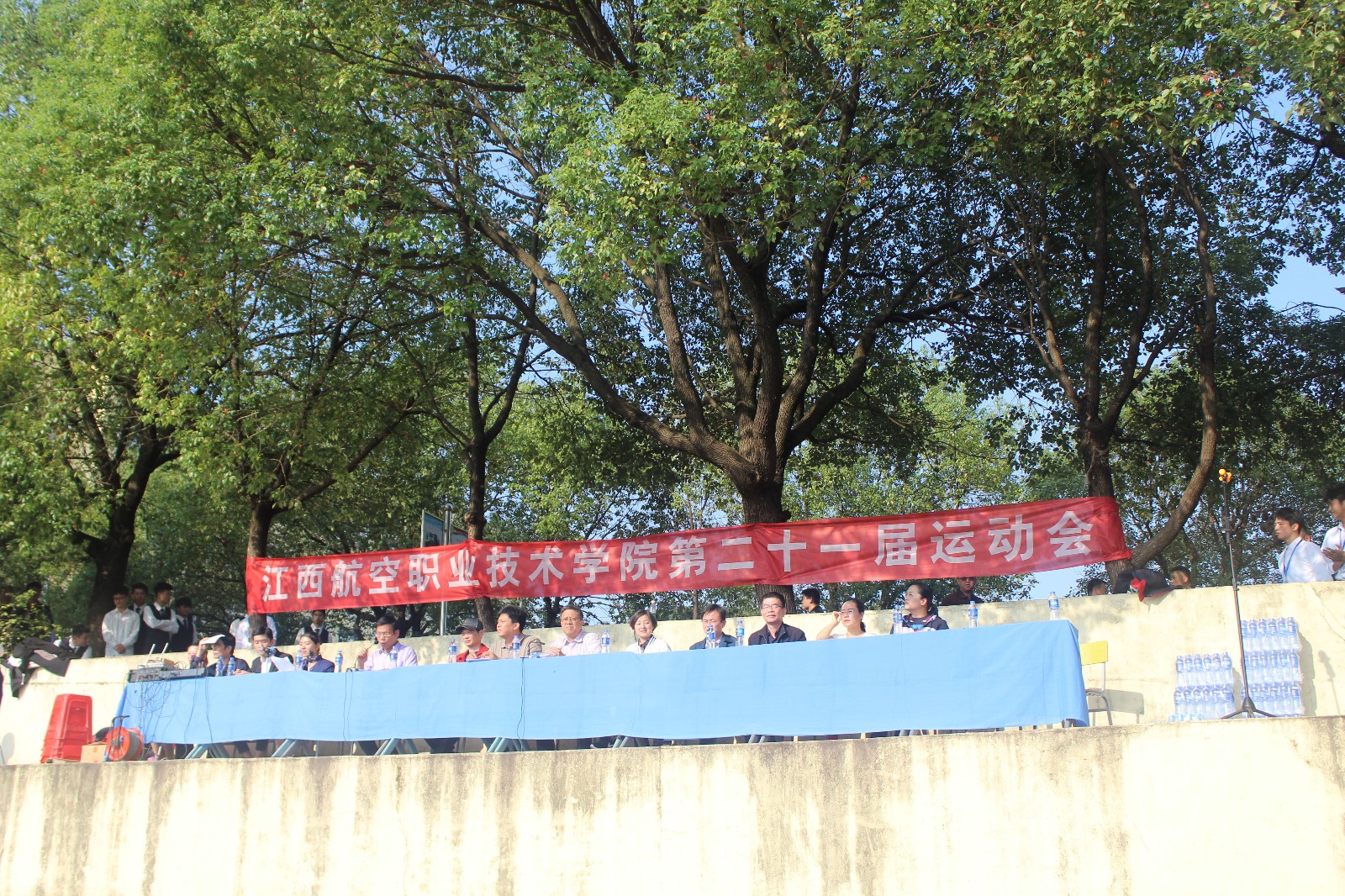 1540694575398282.jpg 1副院长.jpg