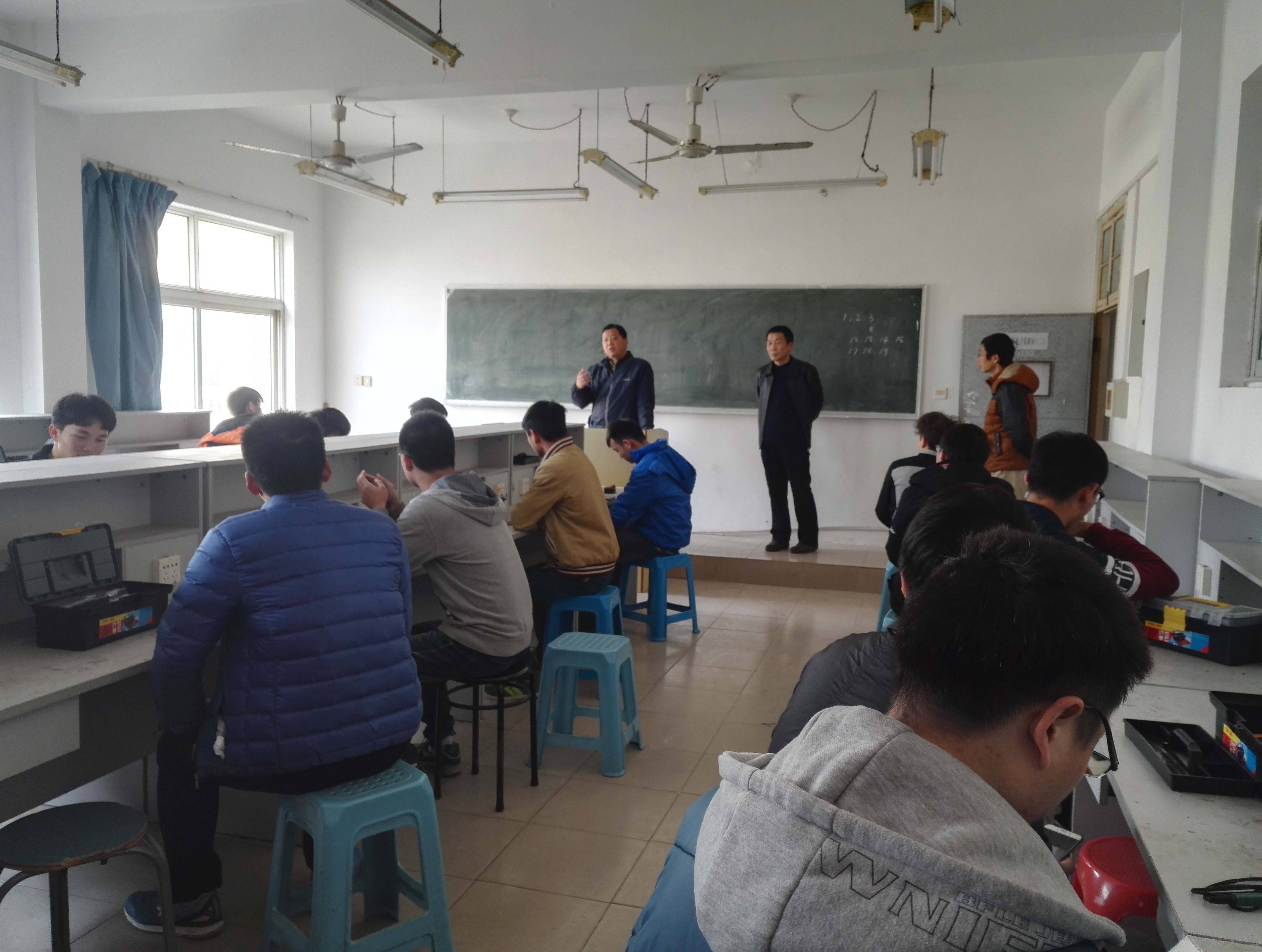 1488721967315600.jpg IMG_20170303_125039.jpg