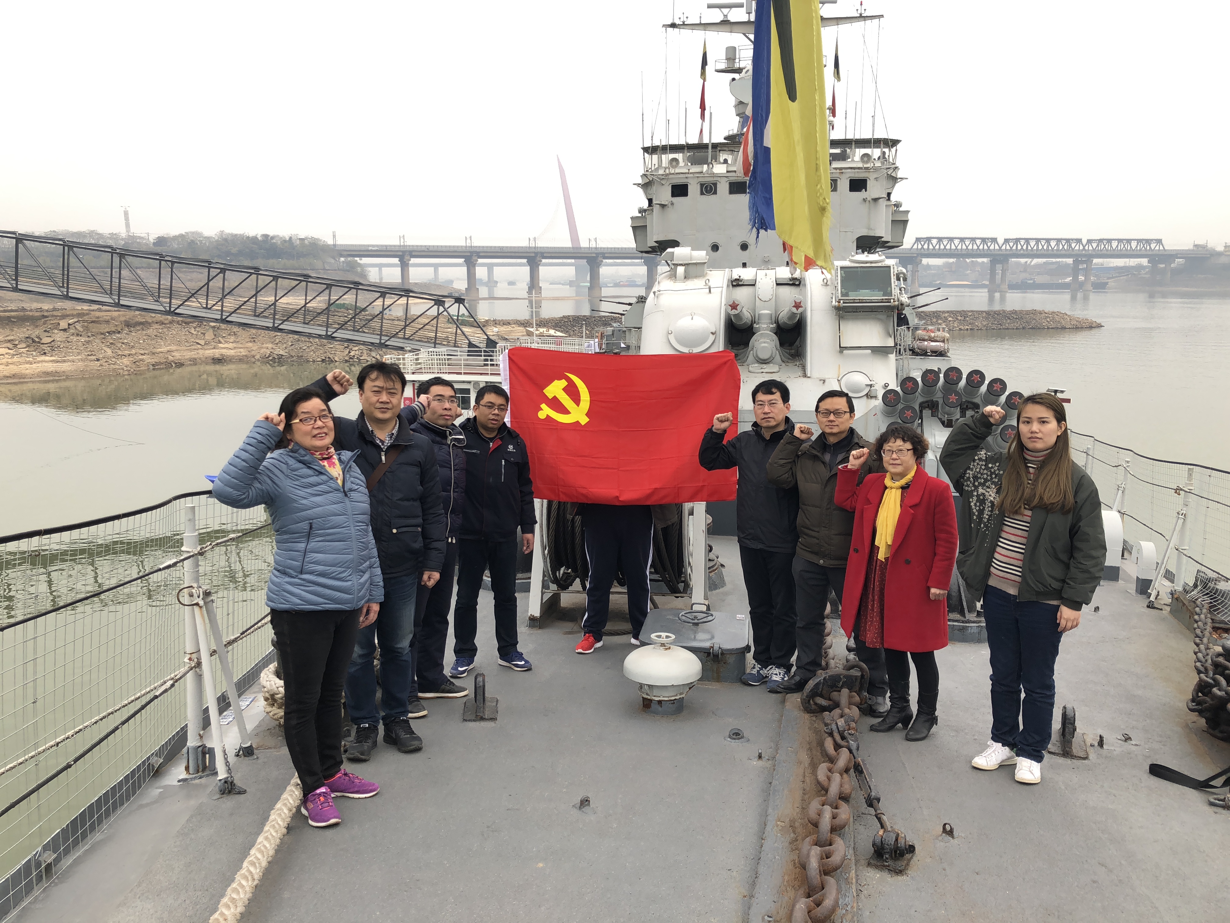 1514012989599813.jpg 党旗.jpg