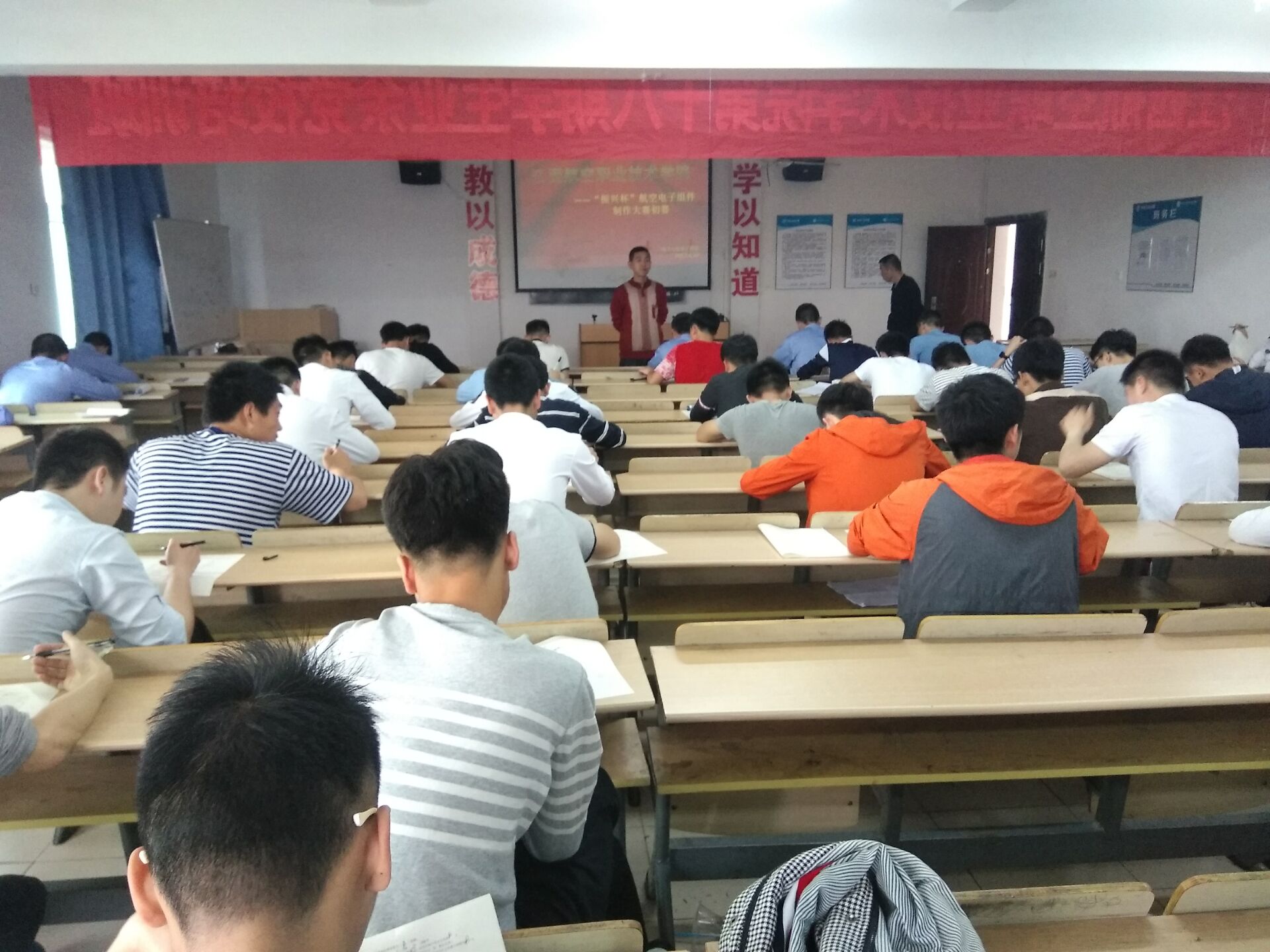 1492610931430418.jpg 172911CA584956A58BA959F238DBF253.jpg